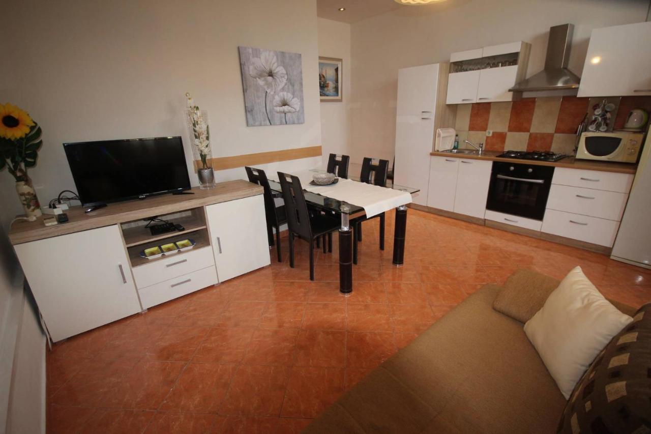 Family Apartment Mirela Borik Ζαντάρ Εξωτερικό φωτογραφία